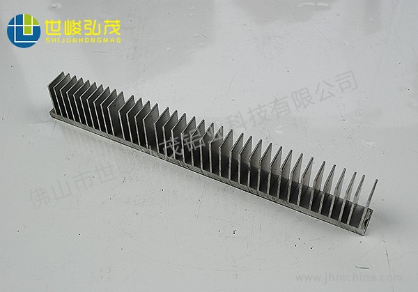 航空電子機(jī)箱鋁型材散熱器