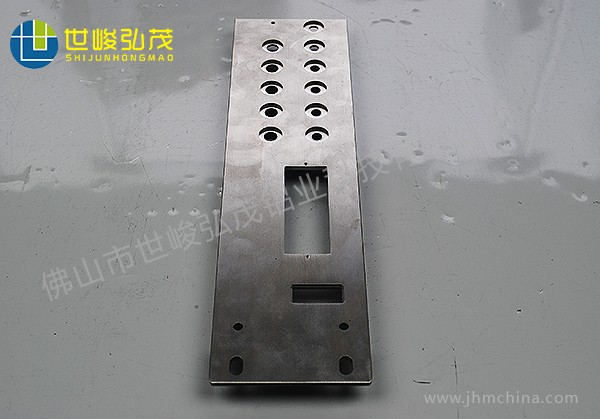 汽車功放面板深加工鋁型材