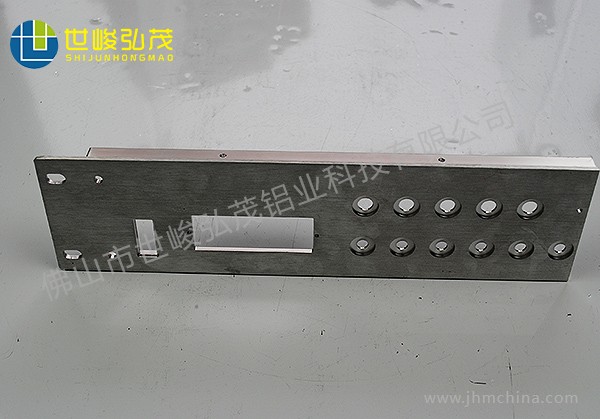 汽車功放面板深加工鋁型材