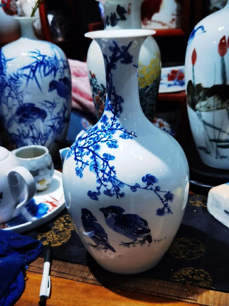 瓷韻流芳 探秘中國(guó)傳統(tǒng)工藝美術(shù)瑰寶